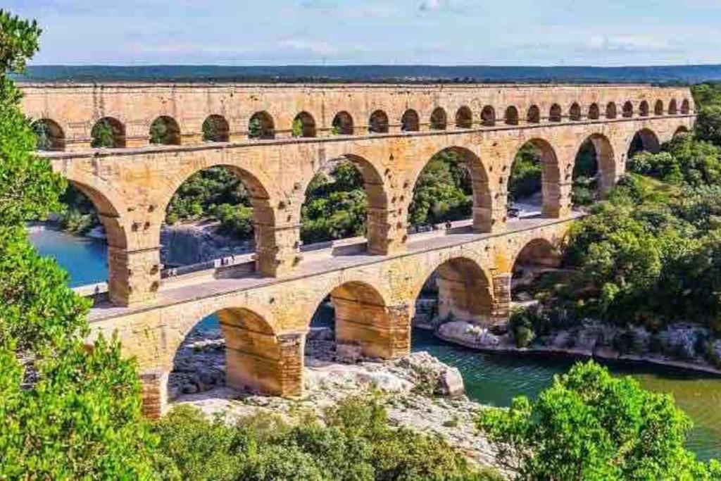 Lou Mazet Villa Uchaud Bagian luar foto