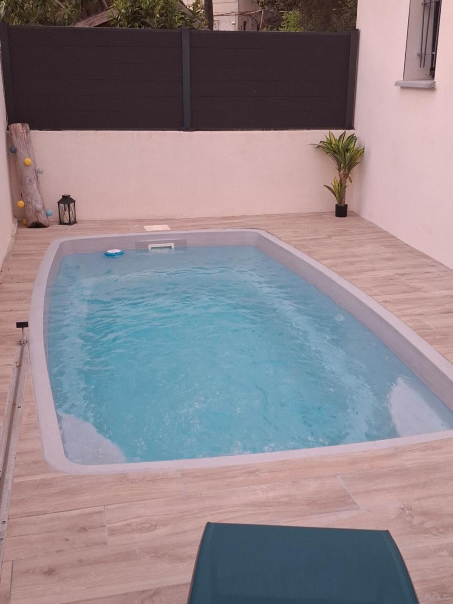 Lou Mazet Villa Uchaud Bagian luar foto